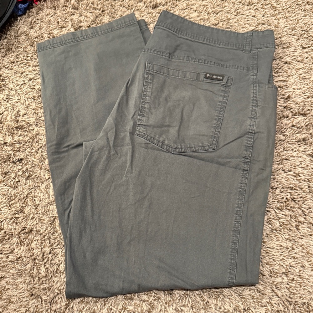 Columbia Men's Gray Chinos